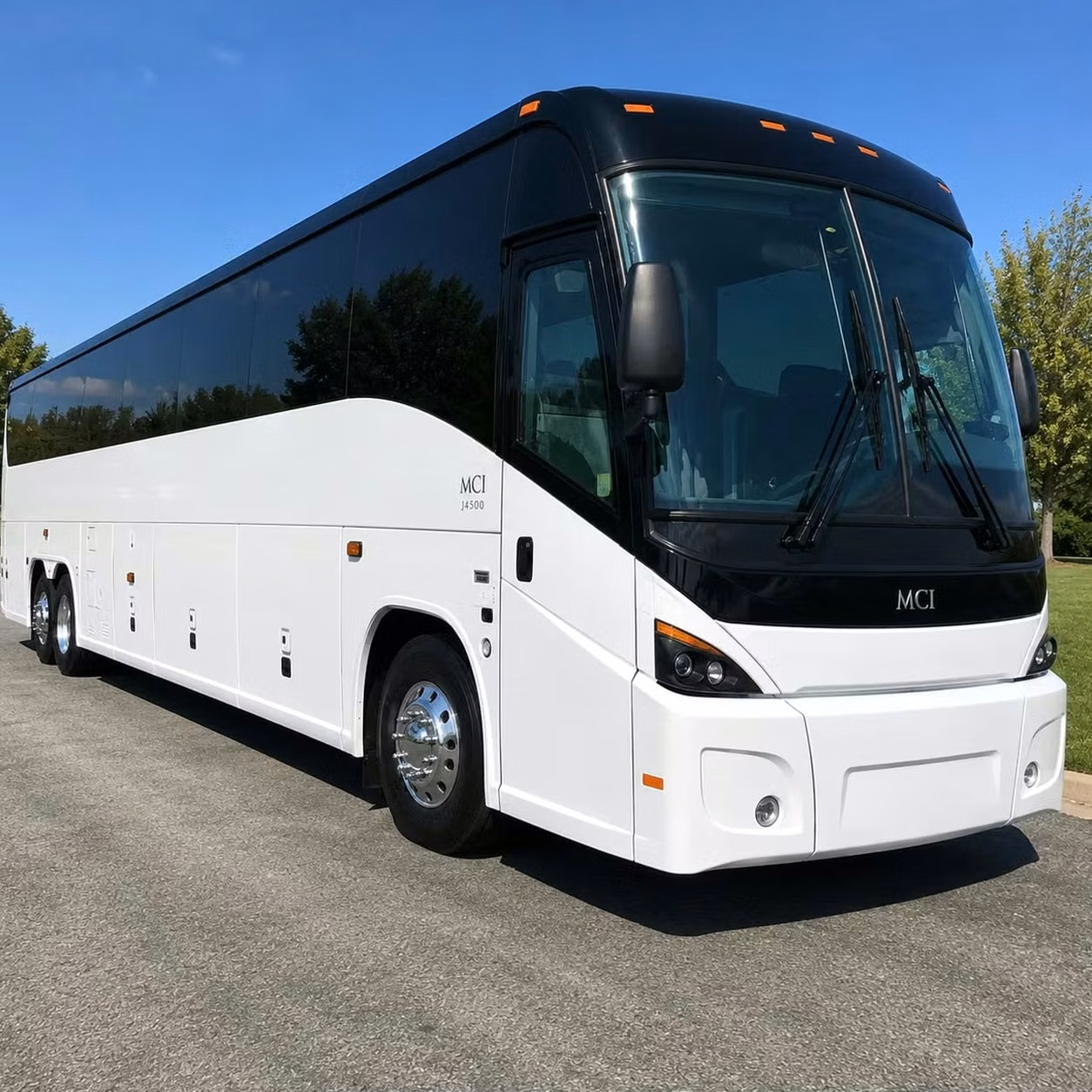 south bend 15 passenger minibuses to 56 passenger charter buses for south bend teams