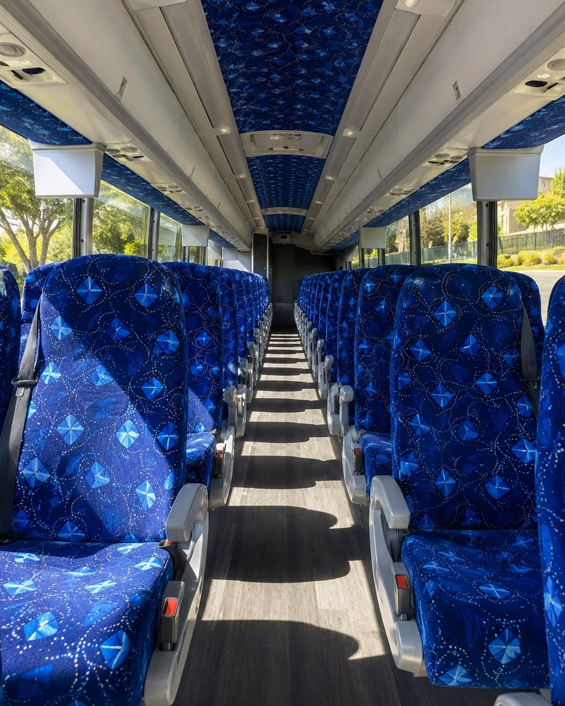 south bend 15 to 50 passenger prom party buses and sprinter limos in south bend