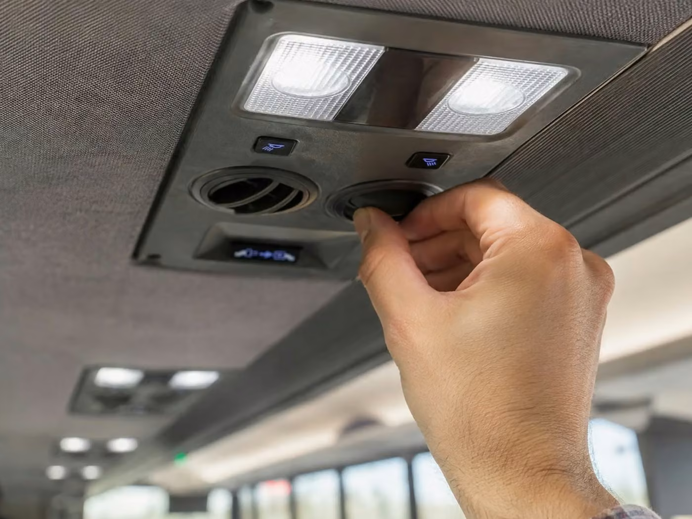 south bend 18 passenger minibus climate control