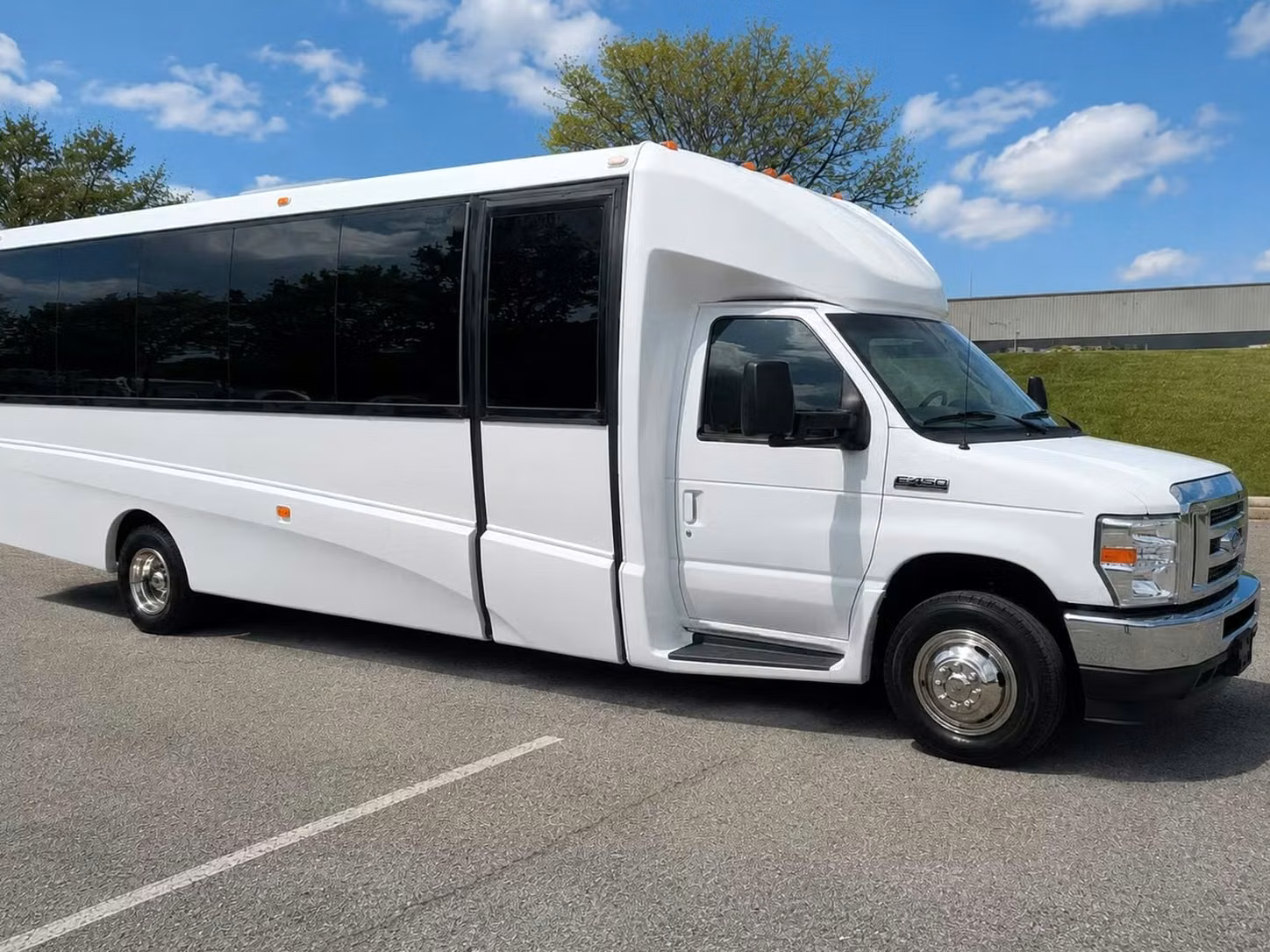 south bend 20 passenger minibus rental