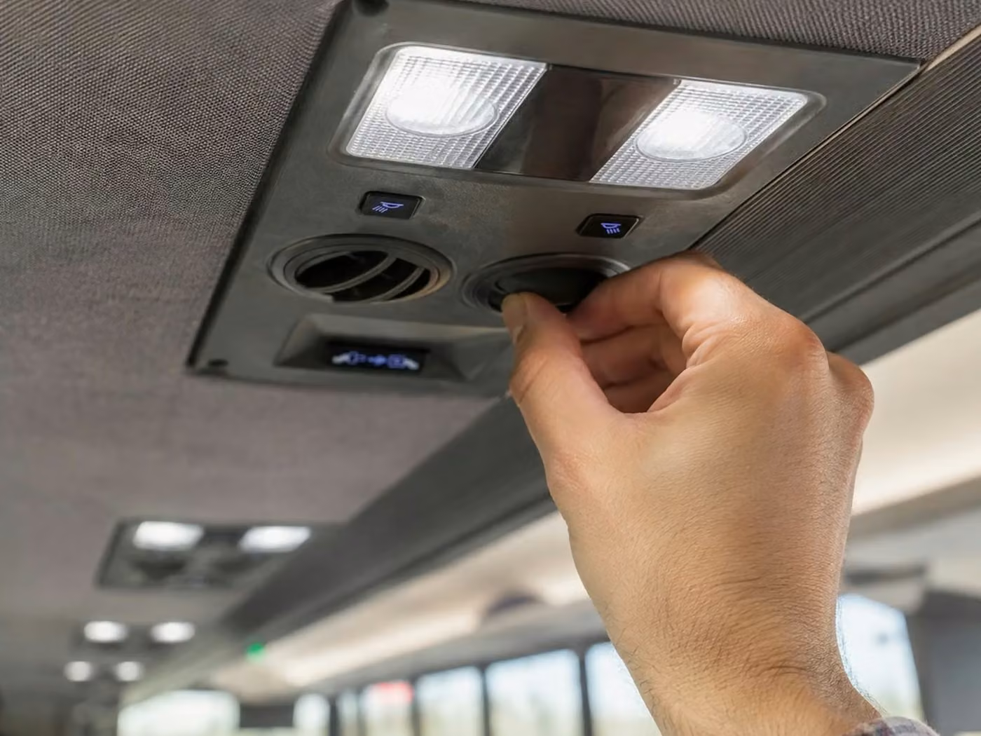 south bend 28 passenger minibus air conditioning
